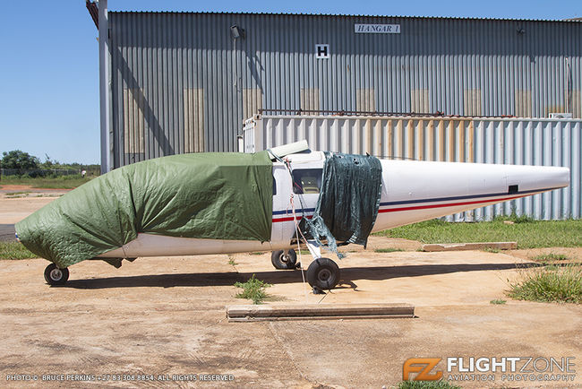 Partenavia P-68 Grand Central Airport FAGC