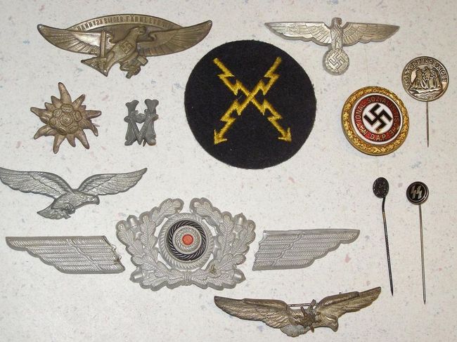 Insignia_Lot_01