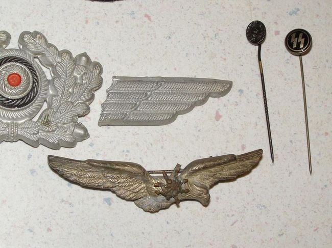 Insignia_Lot_02