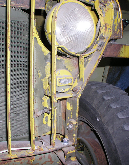 Late SG radiator air deflector left
