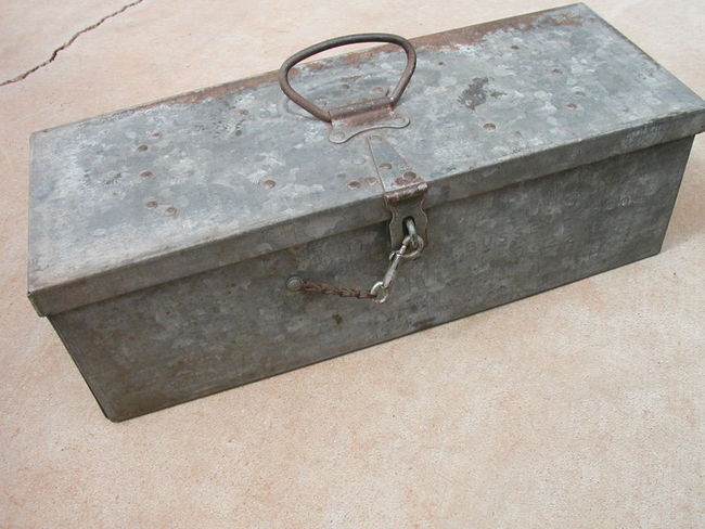 '42 dated M1937 Field Range Tool Box