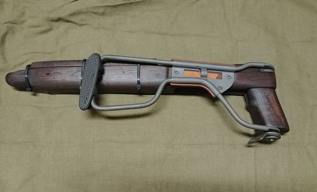 M1A1_Folding_Stock_folded