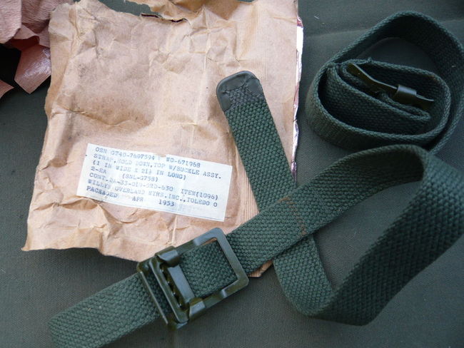 M38_hood_straps