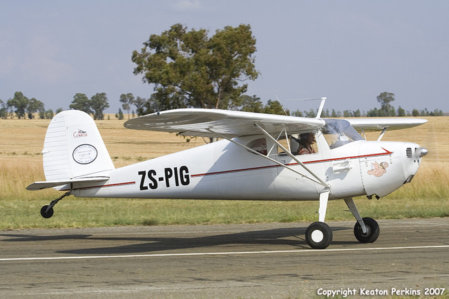 Cessna 140 ZS-PIG Parys Airport FAPY