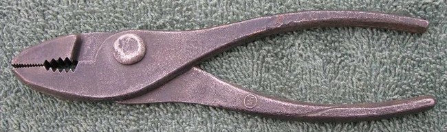 McKaig_Hatch_pliers1