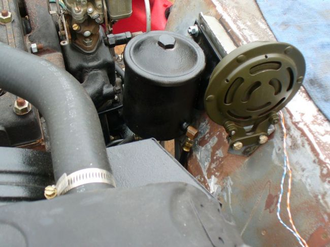 oil filter bracket new