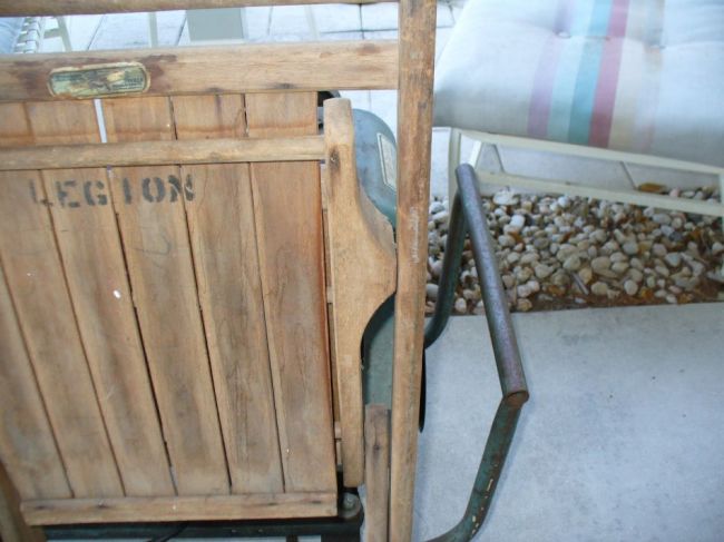 peerless folding chair