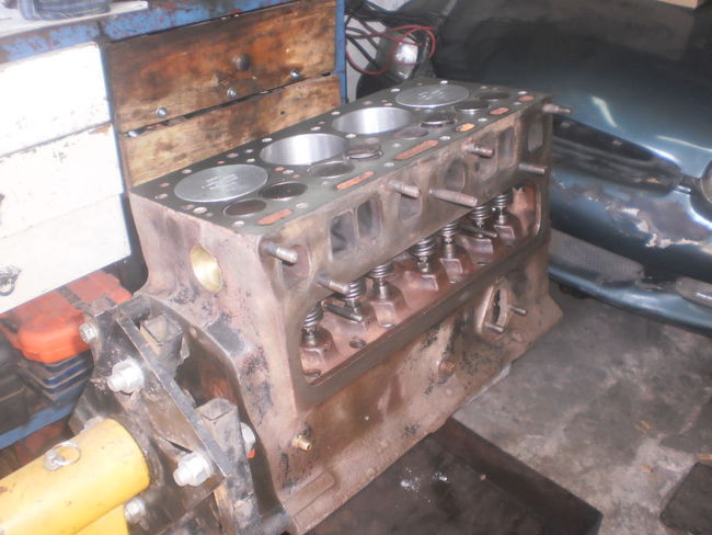 Motor Continental 4 l del Ika.-