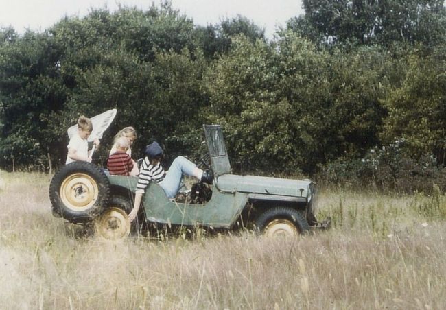 Pasture_Green_Jeep_13943_3_