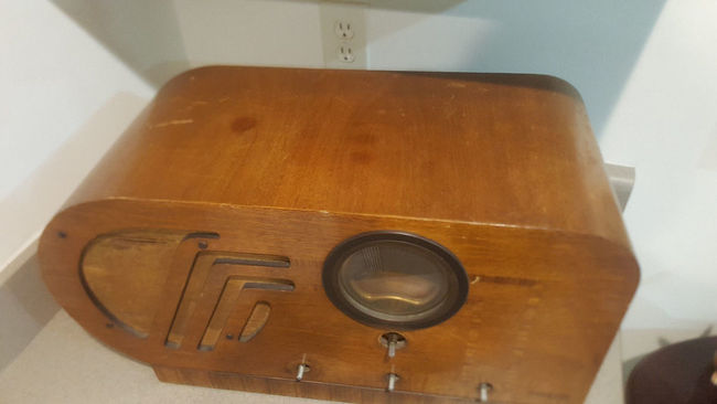 Philco_38-250_c