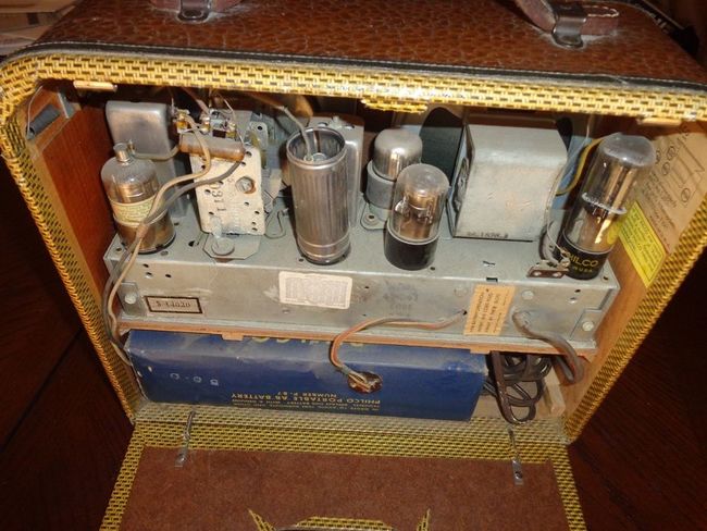 Philco_Portable_4