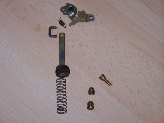 Pump_and_check_valves