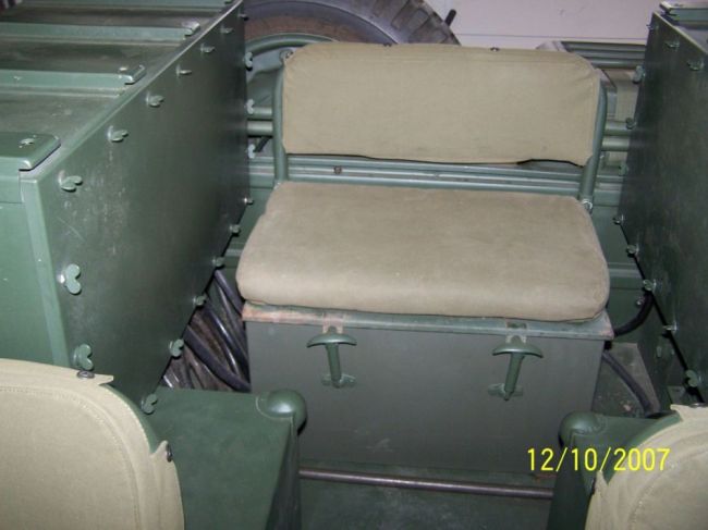 Rear_seat_004-11
