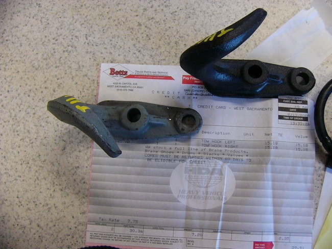 Tow_hooks_and_rings_006