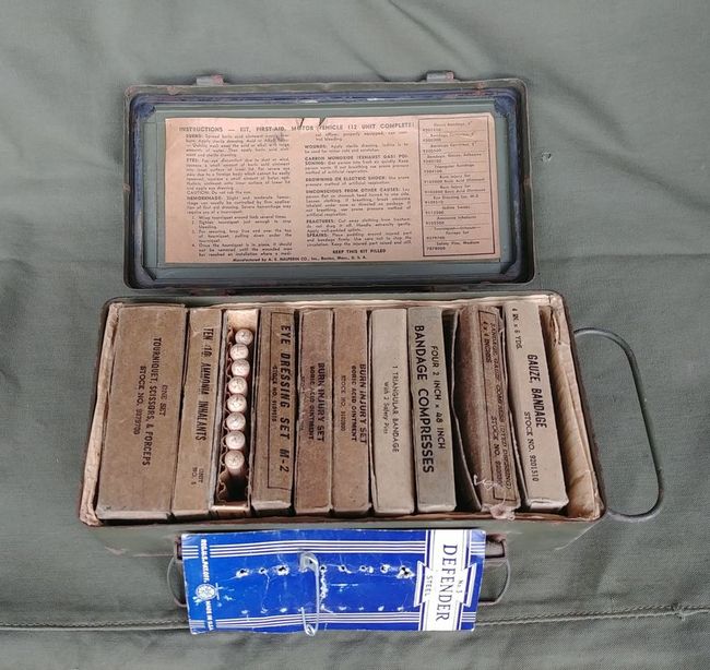 USMC_FAK_Late_War_4_Clasp_contents_