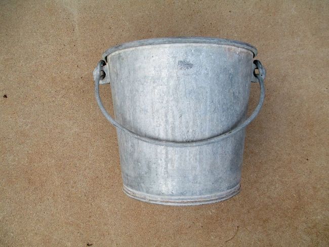 USN_Galvanized_Bucket_side_view