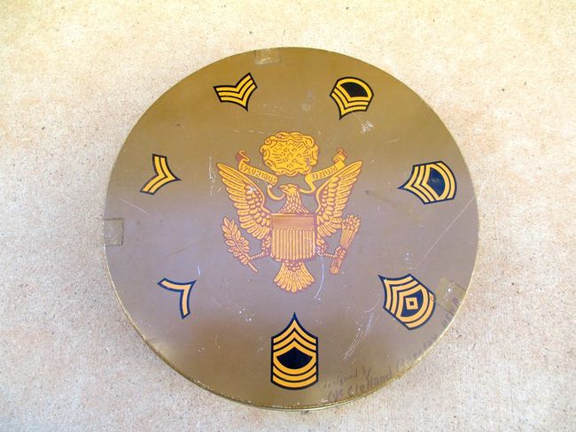 Early WW2 Patriotic Cookie Tin