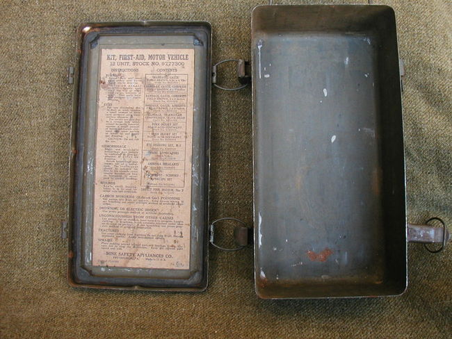 WW2 MSA First Aid Kit interior
