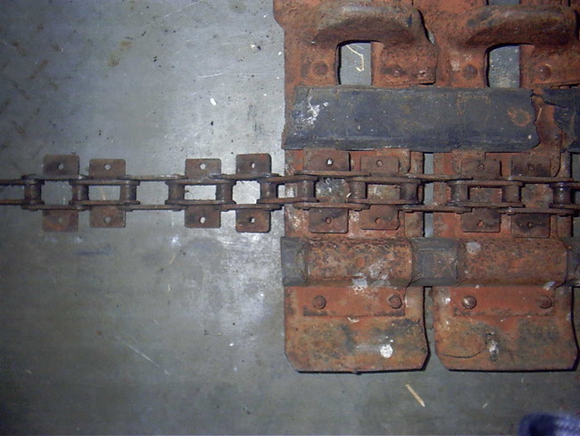 Weasel_track_chain
