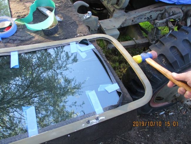 Windshield_Assembly_4_