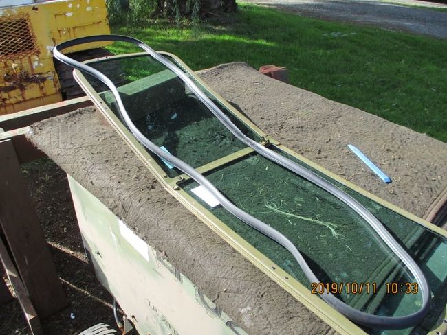 Windshield_Weatherstrip_1_