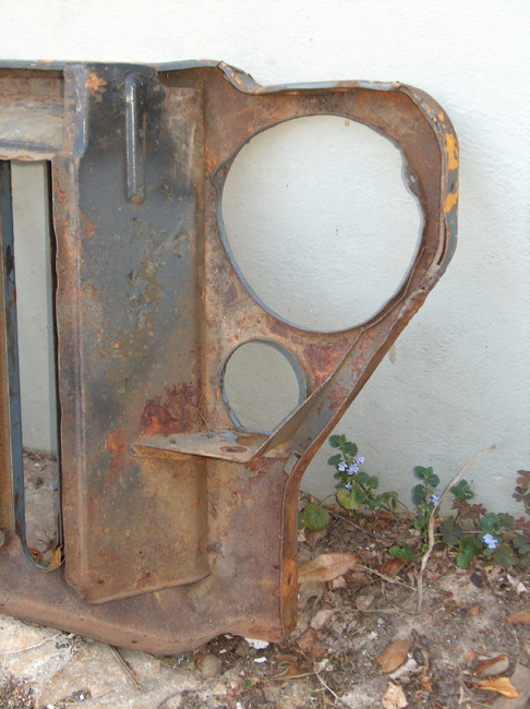 side panel with rib