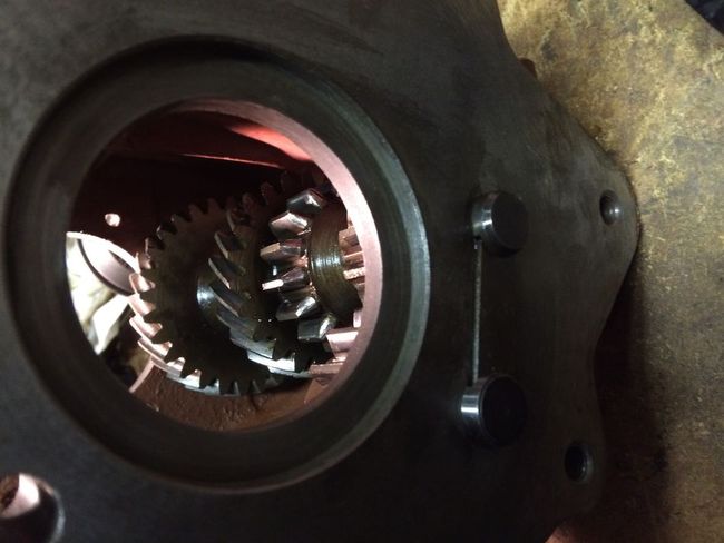 T-84 countershaft idler lock plate