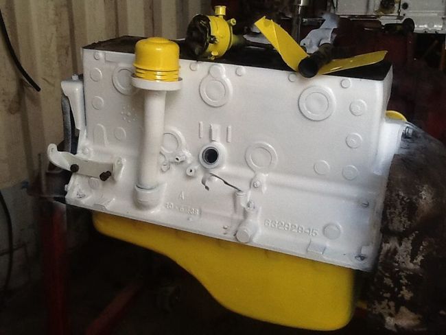 Dodge engine in progress restoring