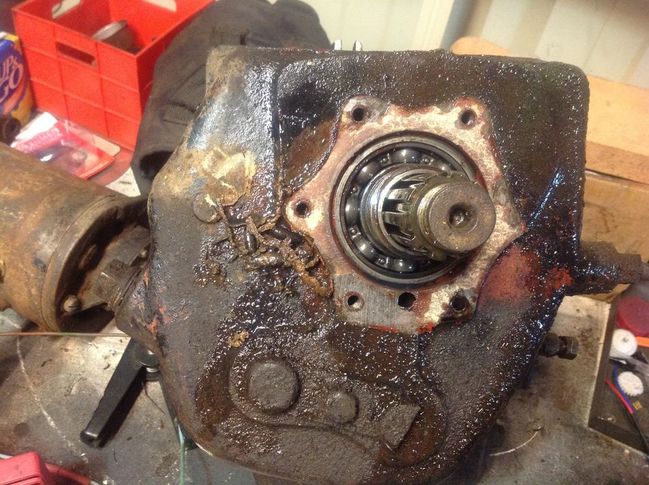 Brackets is off the gearbox now