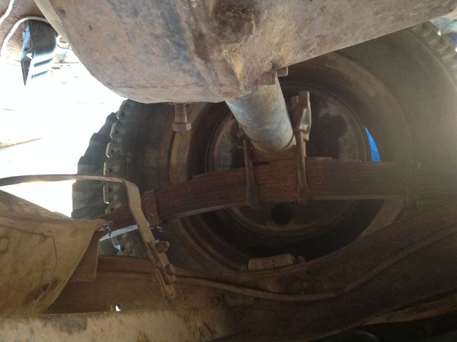 Rear bottom spring leaves broken in half