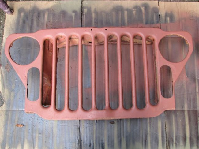 MB Grill with enlarged B/O lights