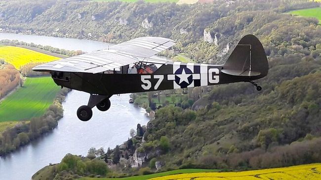 G-AKAZ
