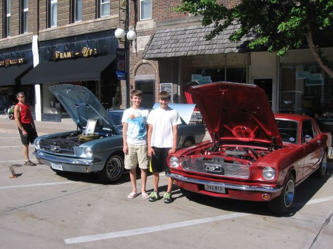 pat_n_brod_by_car_2