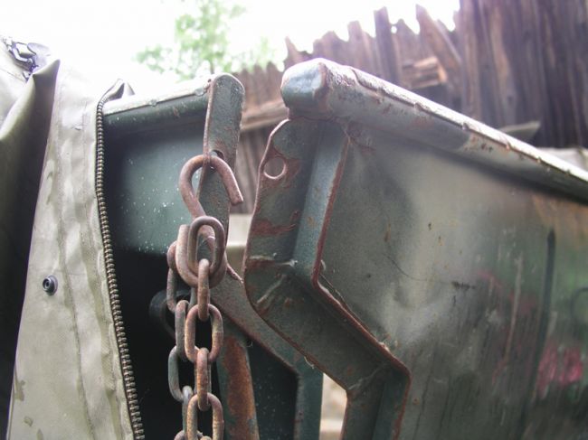 tailgate_top_corner_1