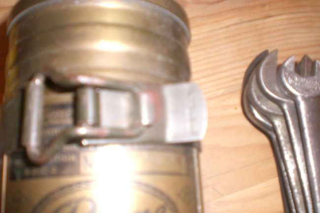 tools_and_maina_012