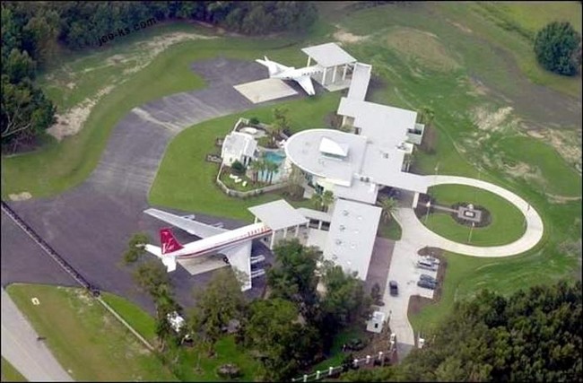 travoltas_house