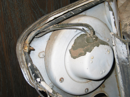 rear_drivers_headlight1