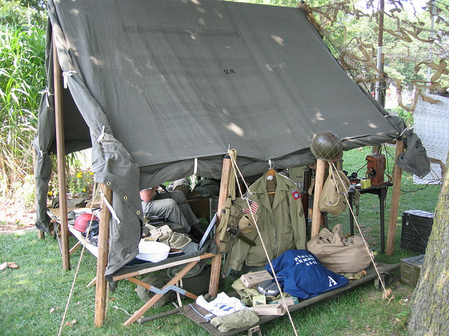 wall_tent_with_poles