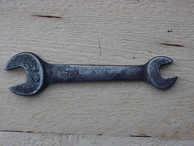723