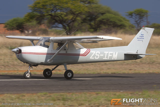 Cessna 150 ZS-IFM Brits Airfield FABS