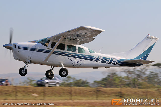 Cessna 206 Stationair ZS-JTE Margate Airport FAMG