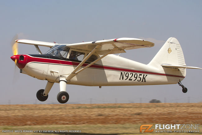 Stinson 108 N9295K Petit Airfield FARA