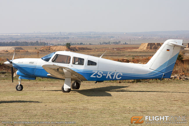 Piper PA-28R Arrow IV ZS-KIC Syferfontein Airfield FASY PA-28 Cherokee