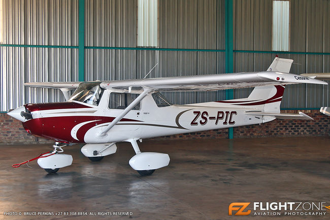 Cessna 152 ZS-PIC Vereeniging Airfield FAVV