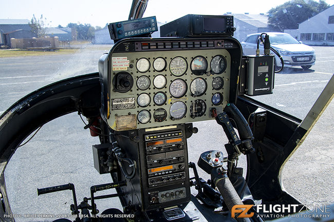 Bell 206B Jet Ranger 9J-AFG Rand Airport FAGM Cockpit