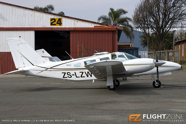 Piper PA-34 Seneca ZS-LZW Rand Airport FAGM