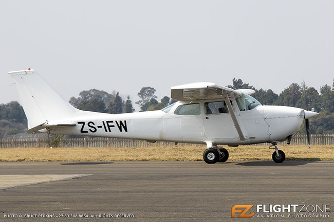 Cessna 172 Skyhawk ZS-IFW Grand Central Airport FAGC