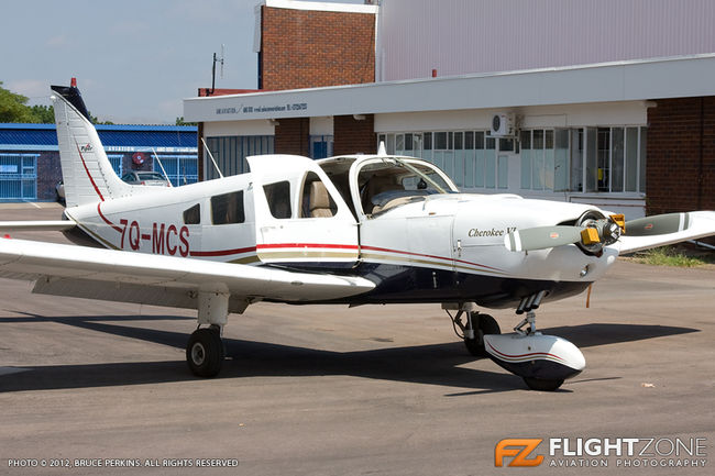 Piper PA-32-300 Cherokee Six 7Q-MCS Wonderboom Airport FAWB