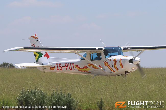 Cessna 152 ZS-PUT Rand Airport FAGM