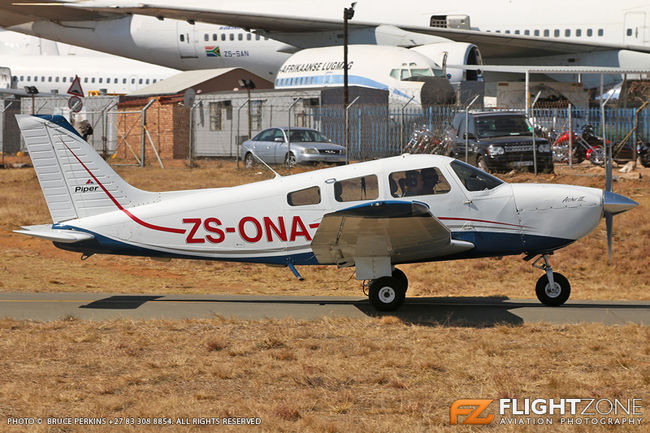 Piper PA-28-181 Archer III ZS-ONA Rand Airport FAGM PA-28 Cherokee